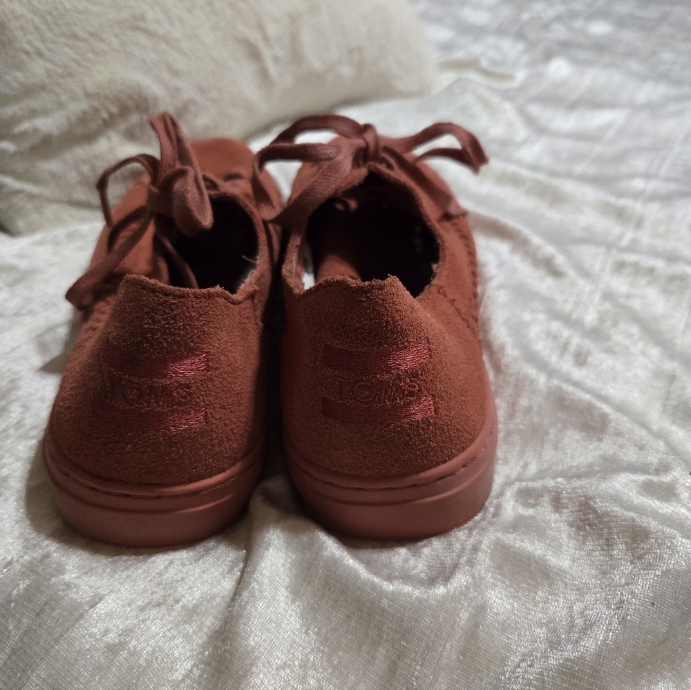 Women’s Faux Suede Lace-Up Sneakers - Rust By Tom Size 7 1/2 - Picture 2 of 7